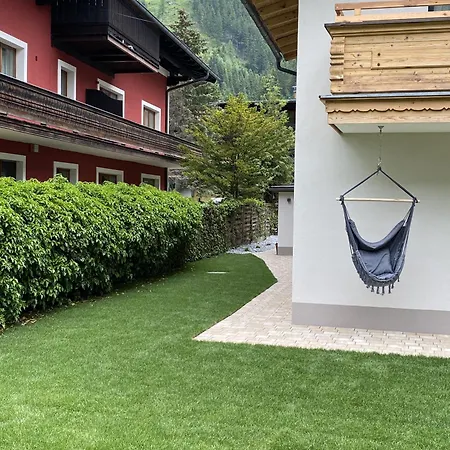 Lägenhet Bergzeit Appartments *